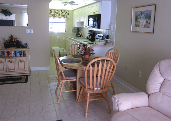 Ground Level Accommodation in Siesta key Three Pools
